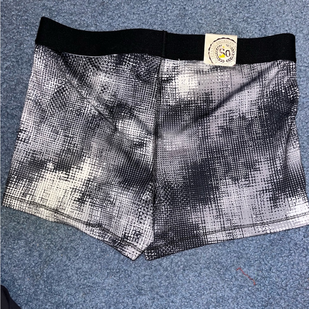 SO Dotty Black and White workout shorts- size Large - **NEVER WORN** - Picture 3 of 7